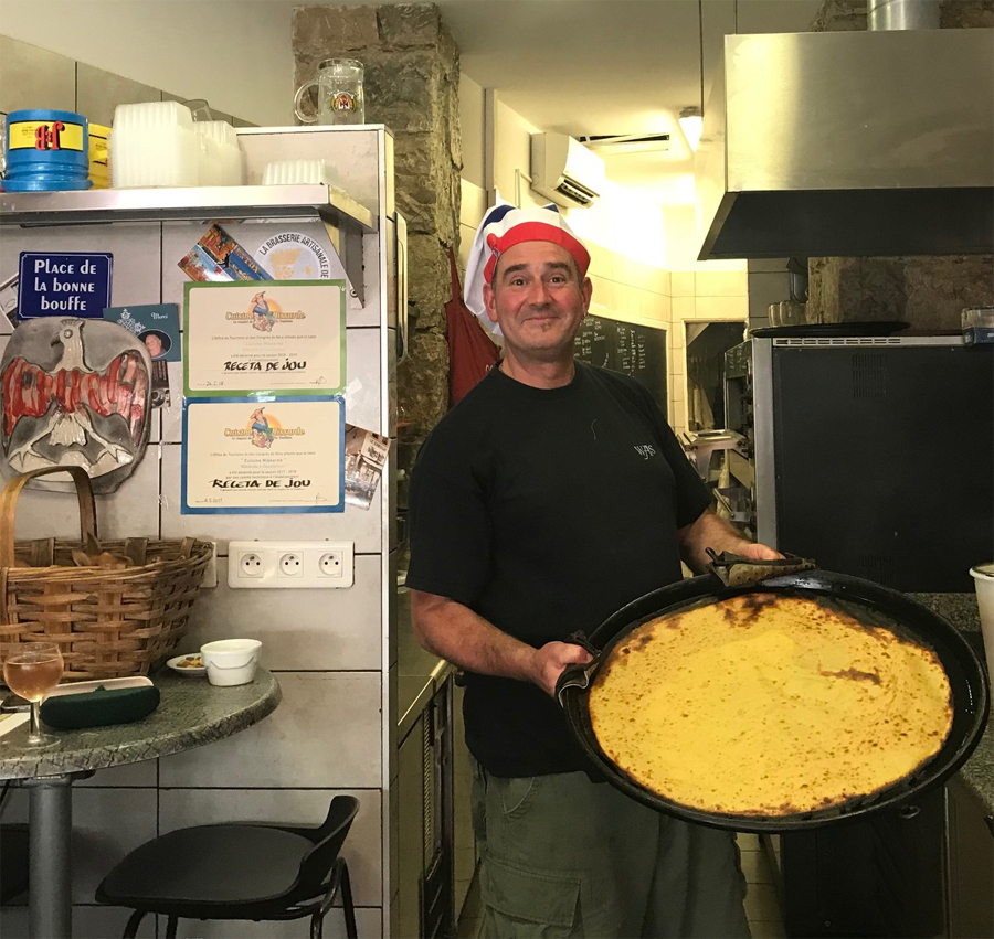 MARC SEASSAU. avec la socca