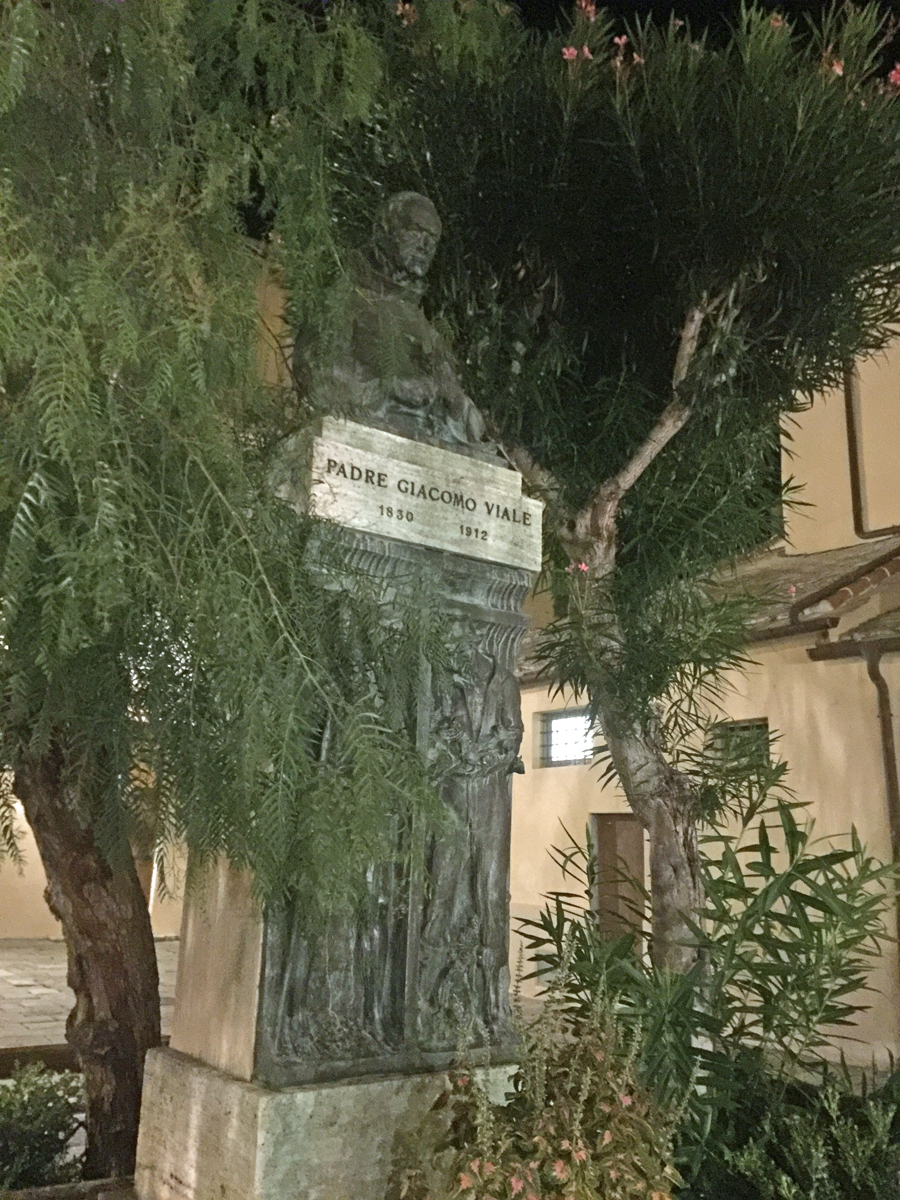 la place son environnement