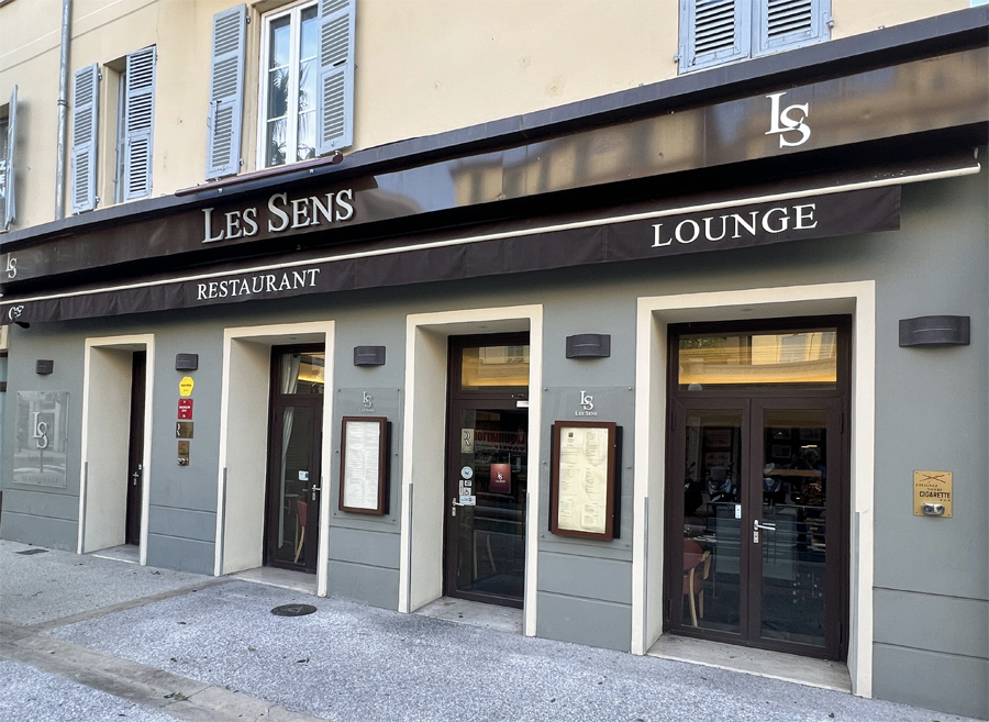 les sens facade