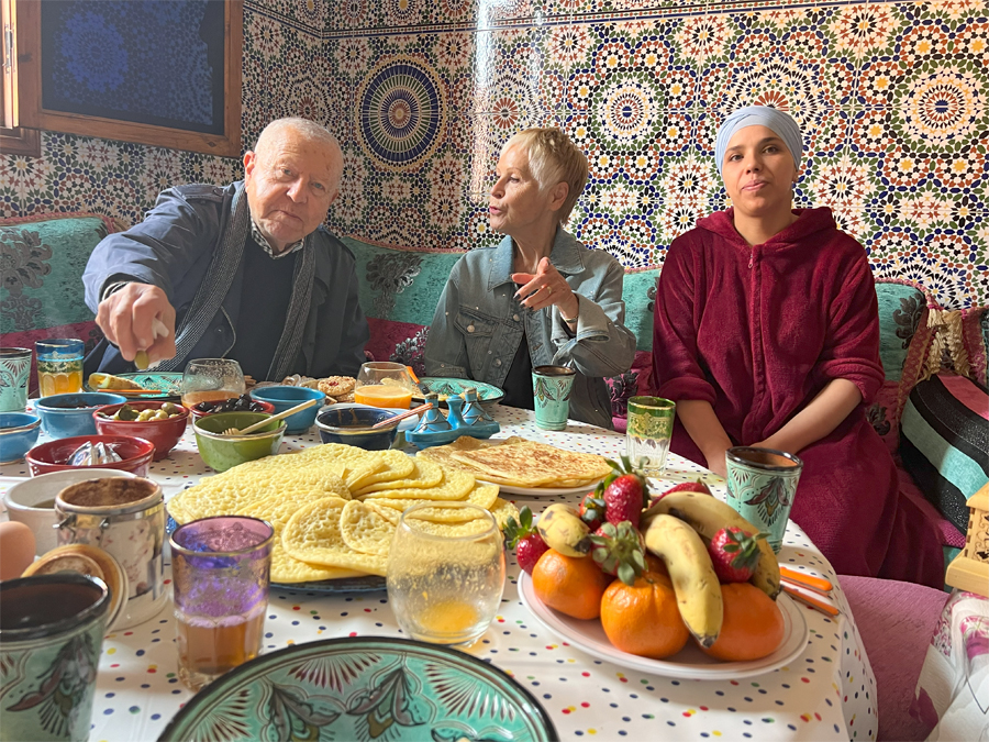 Marrakech petit déjeuner typique chez notre guide Azziz