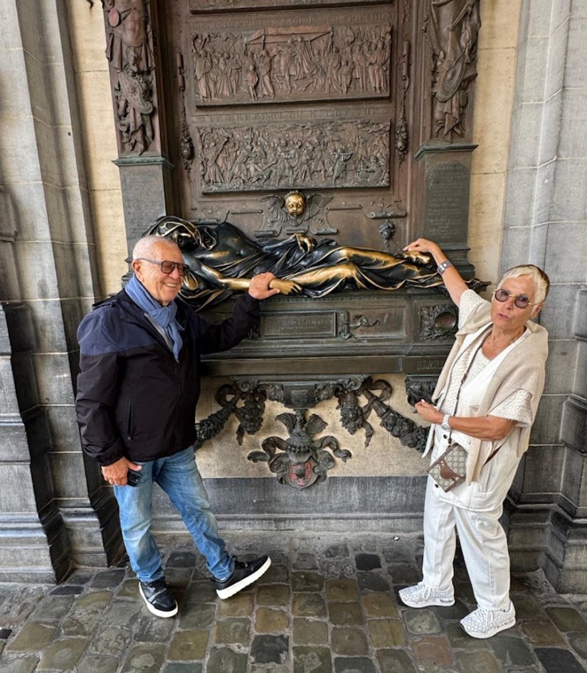 Bruxelles Éverard t'Serclaes avec Raydo et Paul Statue porte Bonheur